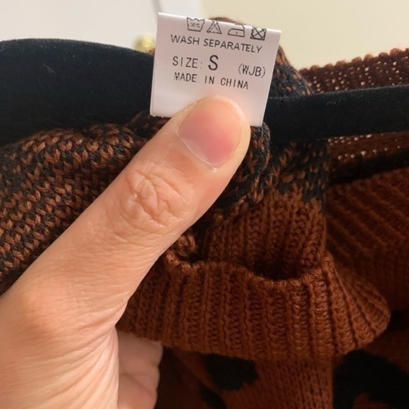 Brown and Black Leopard Sweater Small - Picture 8 of 10